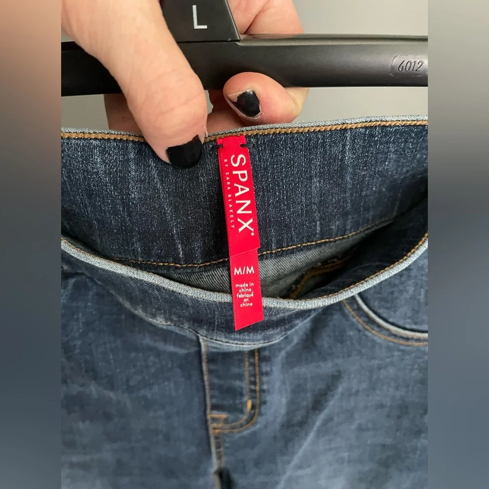 Spanx Jeanish Distressed Leggings Womens Size Medium - Picture 3 of 3